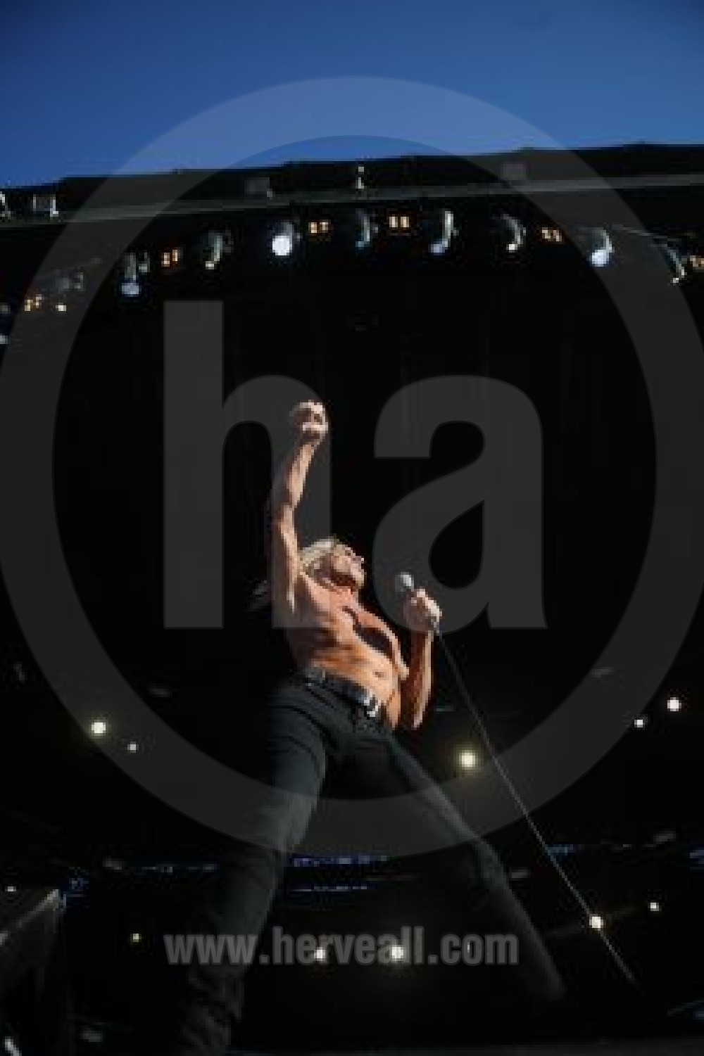 Iggy Pop performing main stage