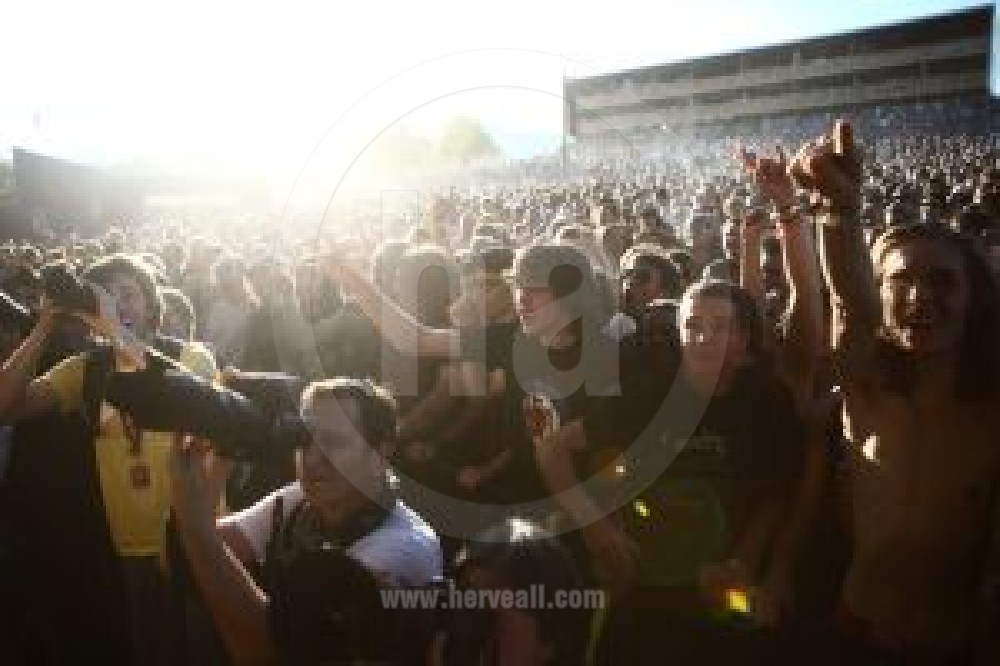 Atmosphere of Iggy Pop live