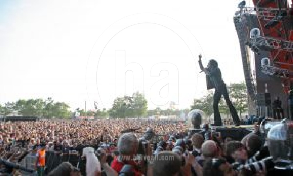 William DuVall with Roskilde audience