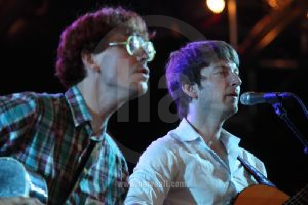 King of Convenience performing live